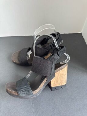 OTBT Duty Free Leather Chunky Block Heel Sandals Black Women’s. Size 7.5M